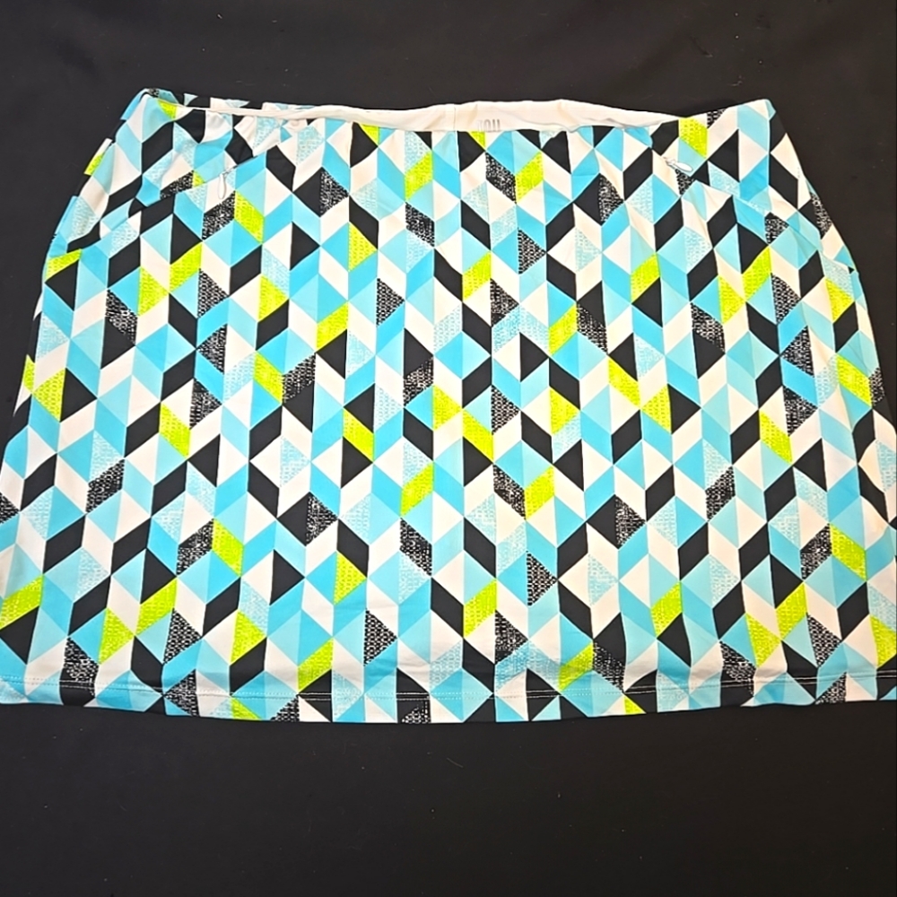 Size 2XL Tail White Label Women's Skort. Ladies White w Geometric Print  Pull On